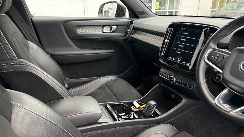 Volvo Xc40 2.0 D4 [190] R DESIGN Pro 5dr AWD Geartronic Diesel Estate